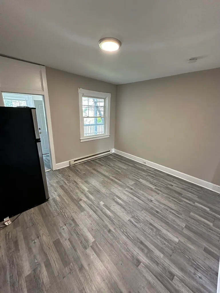 2 bed, 1.0 bath, $1,400 — Photo 1