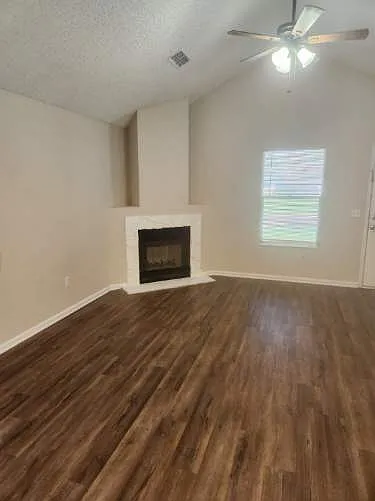 4 bed, 1151 sqft, $1,750 — Photo 3