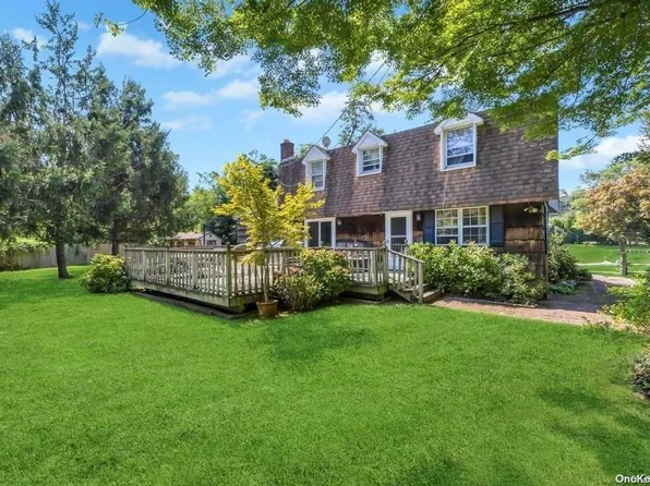 446 N Country Road, Miller Place, NY 11764