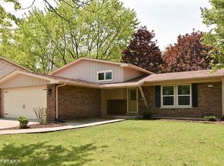 22942 Valley Dr, Richton Park, IL 60471