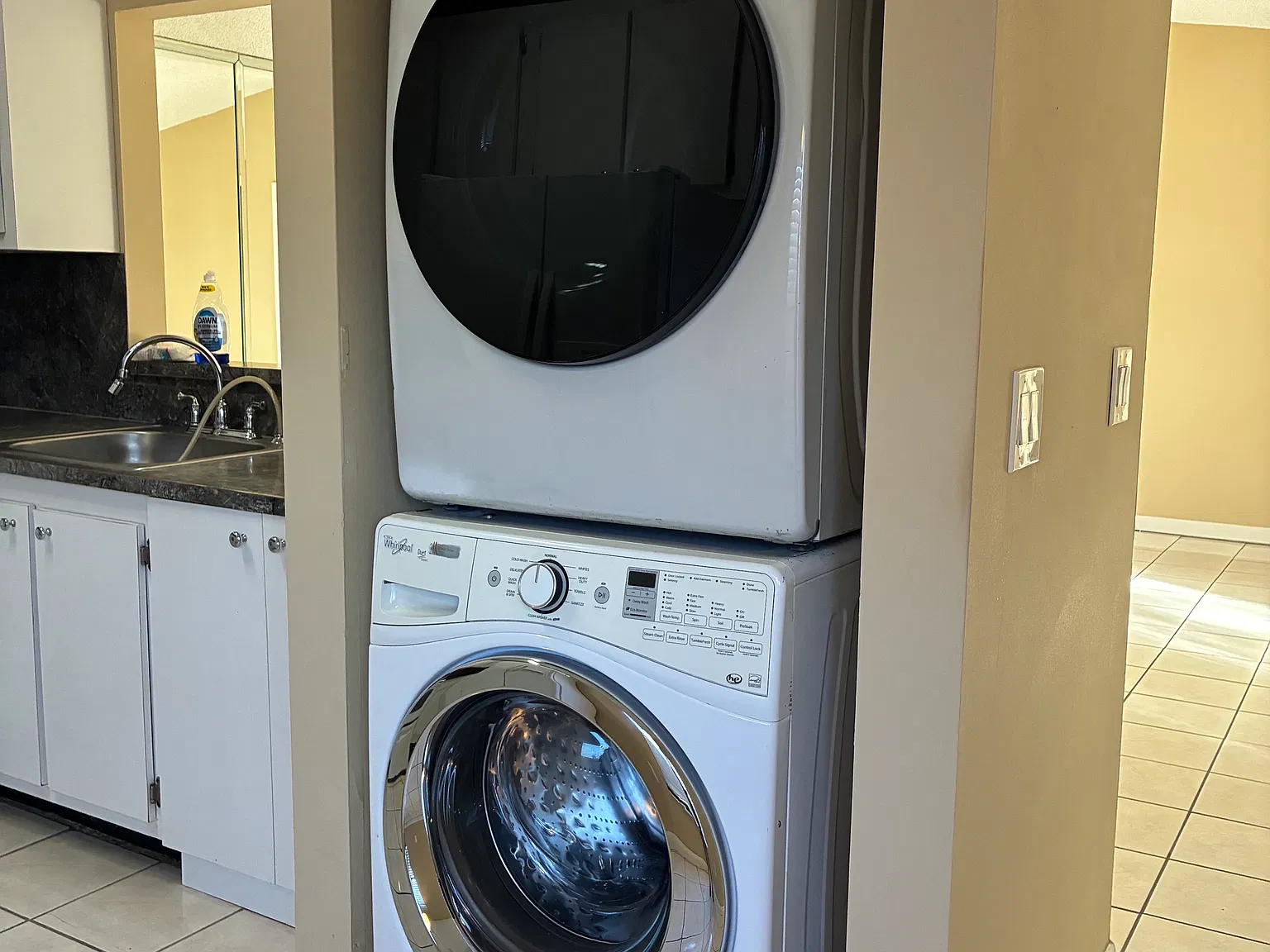 3 bed, $3,000 — Photo 2