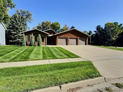 1881 Bonn Blvd, Bismarck, ND, 58504