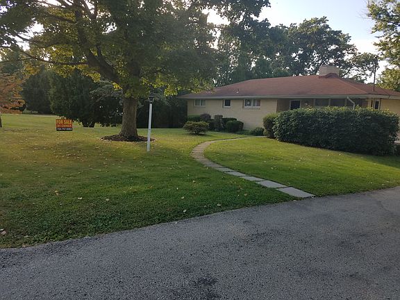 2nd image of 207 Blackridge Dr