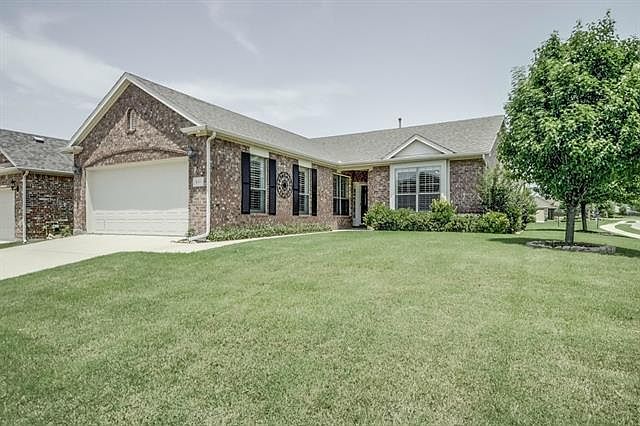 1st image of 4005 Pineoak Ln