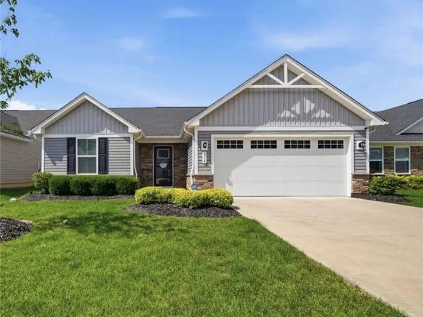 316 Pebble Creek Ct, Amherst, OH 44001