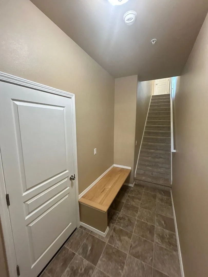 2 bed, 2.0 bath, 1474 sqft, $2,045 — Photo 3