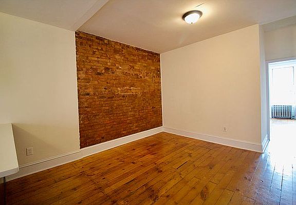 3rd image of 299 Smith St #3