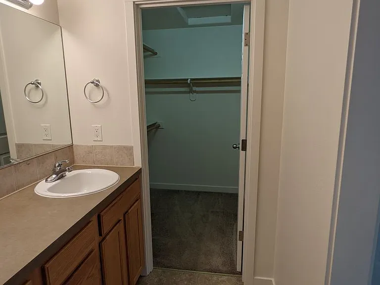 Halsey East Townhomes — Photo 174