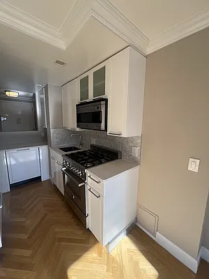 Rented by UES Management | media 6