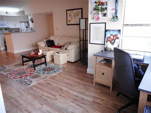 4th image of 2946 S University Dr APT 7207