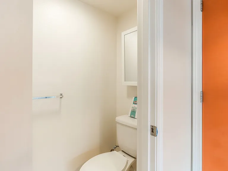 Solana Apodment Homes | International District — Photo 18