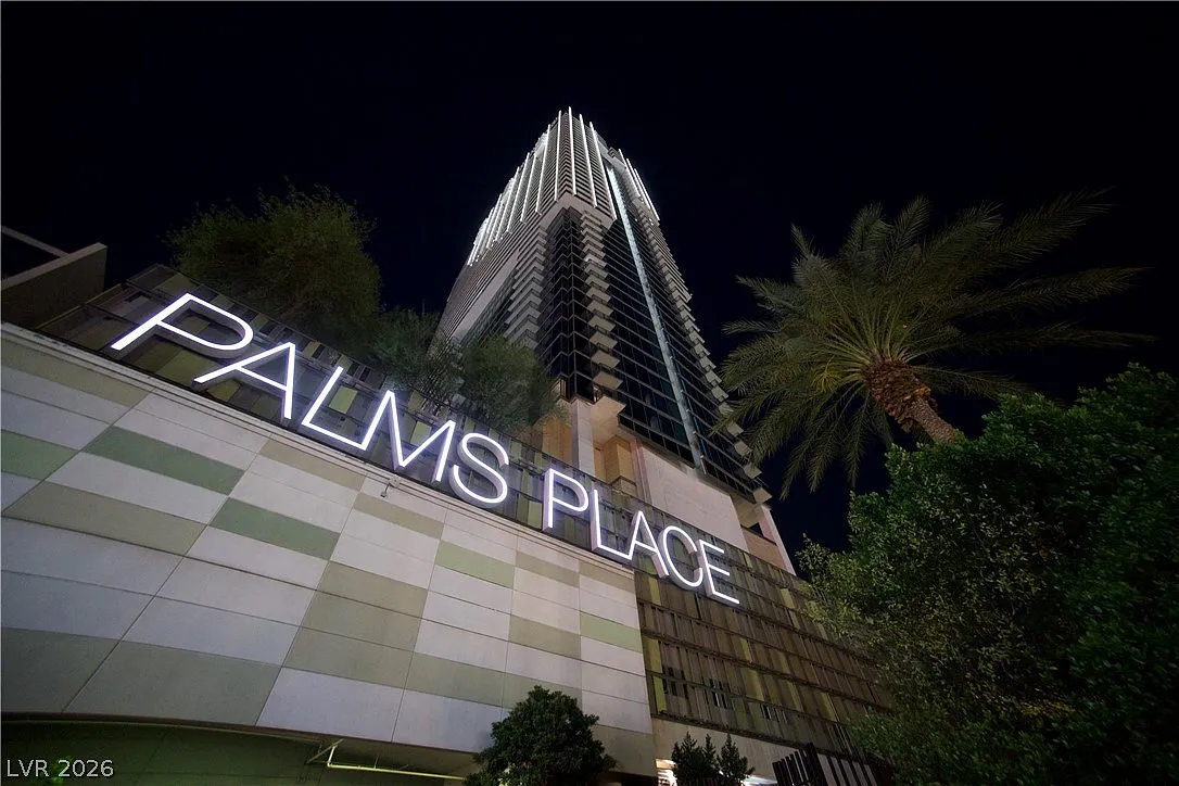 Palms Place — Photo 1