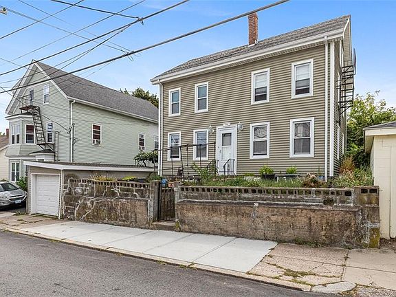 4th image of 94 Perry St