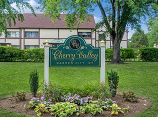 127 15th St APT F1, Garden City, NY 11530