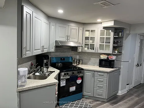 35 Wardenwood Dr Photo 1