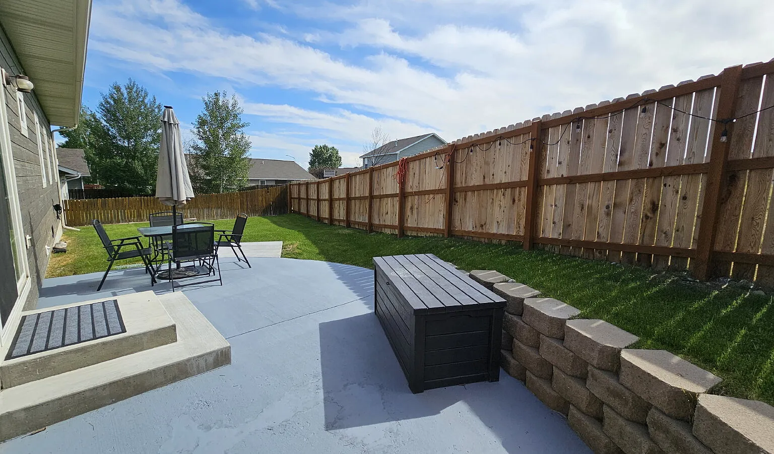 3 bed, 2.0 bath, 1708 sqft, $2,600 — Photo 2