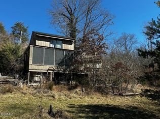 1629 Cherry Brook Dr, Dandridge, TN 37725