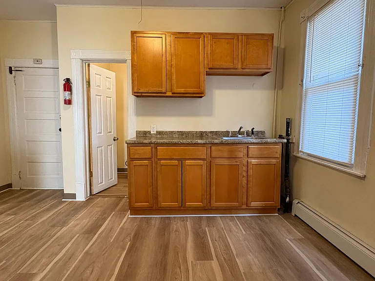 36 Walnut St — Photo 2