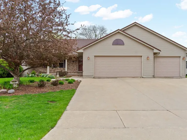 2473 Turnbury Rd, Green Bay, WI 54313