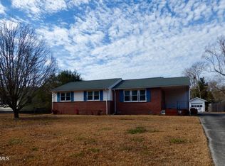 425 Seminole Trl, Jacksonville, NC 28540