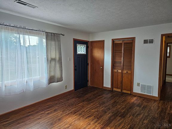 5th image of 3007 Roslyn Dr