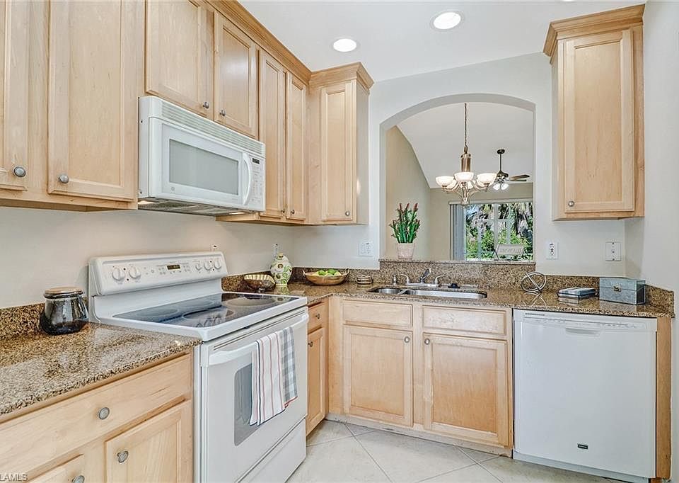 1st image of 7800 Woodbrook Cir APT 2502