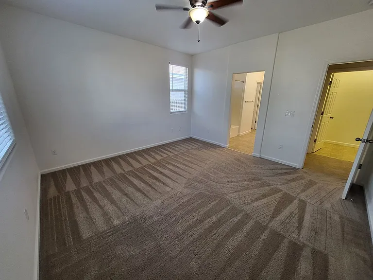 141 Catlin St — Photo 6