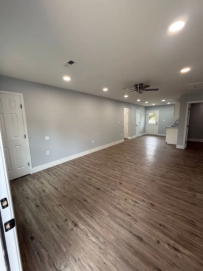 3913 Pine Ave Comfortable Living in Huntsville — Photo 4