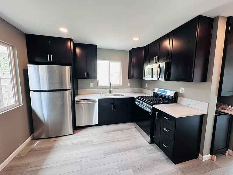 1645 Marl Ave — Photo 3
