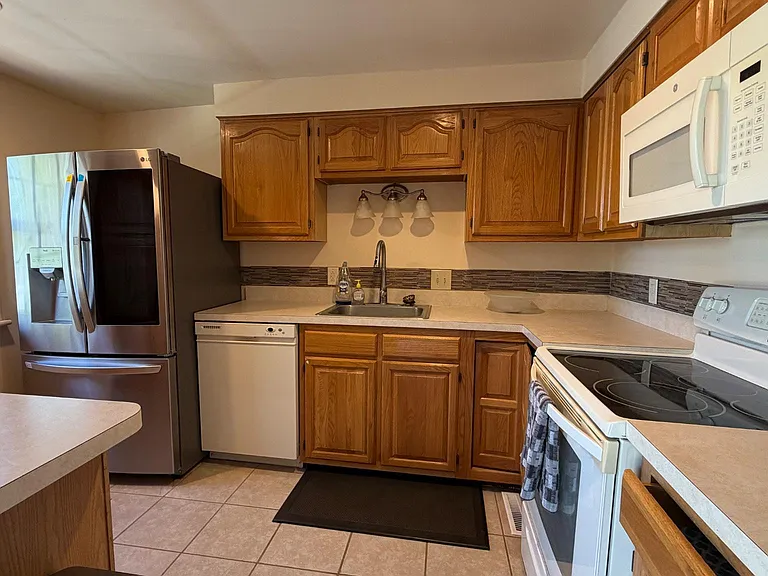 12154 Preston Dr — Photo 9