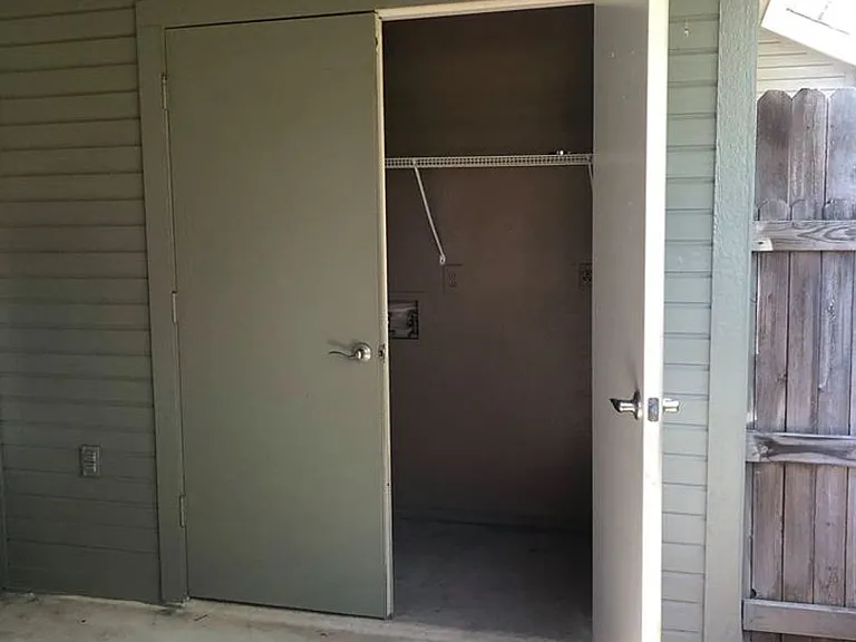 Country View Apartments — Photo 19