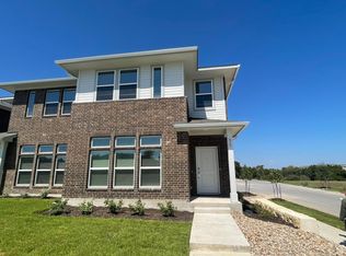 605 W South St #11, Leander, TX 78641
