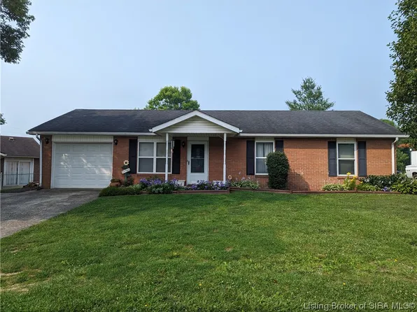 537 N Susan Way, Pekin, IN 47165