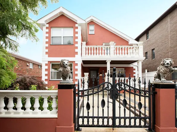 20-45 49th St, Astoria, NY 11105