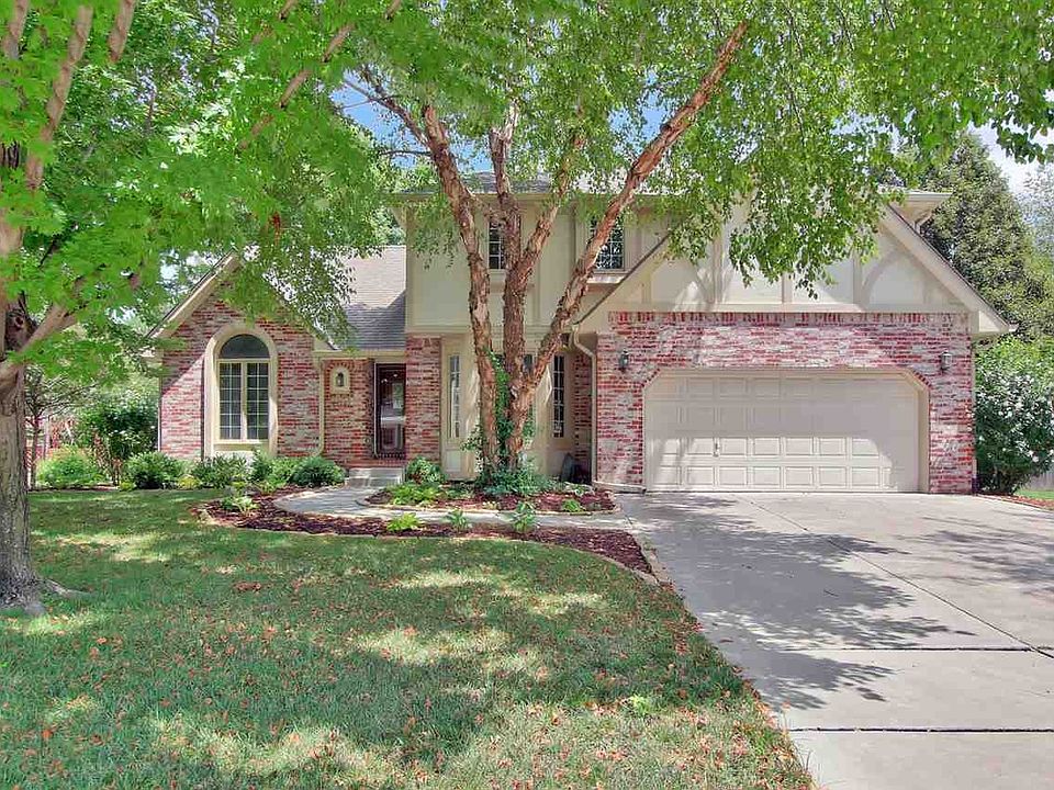 1st image of 1126 N Cypress Dr