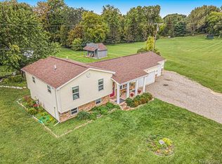 128 Harsen Rd, Lapeer, MI 48446
