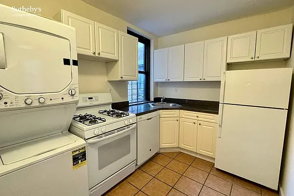 Rented by Sotheby's International Realty | media 11