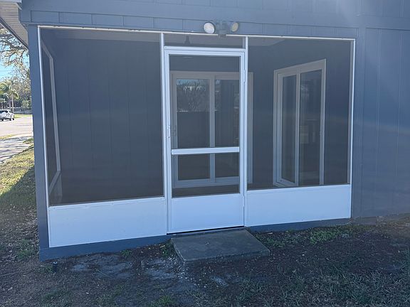 3rd image of 1042 Willowood Ln