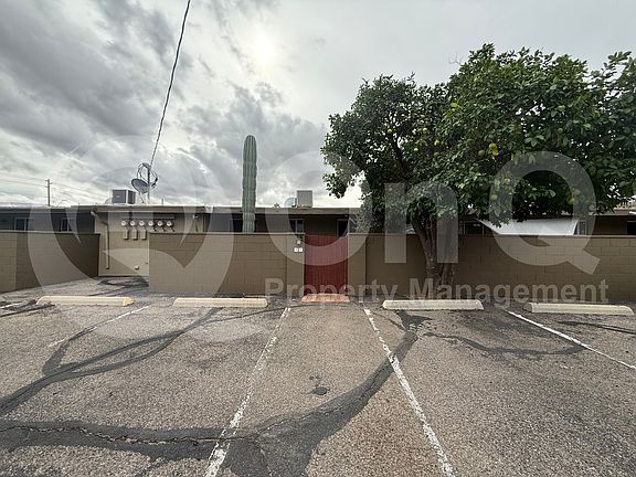 5th image of 2861 N Columbus Blvd