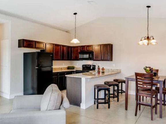 2nd image of 921 W Onewood Pl