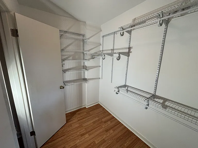 9604 Temple Dr — Photo 10