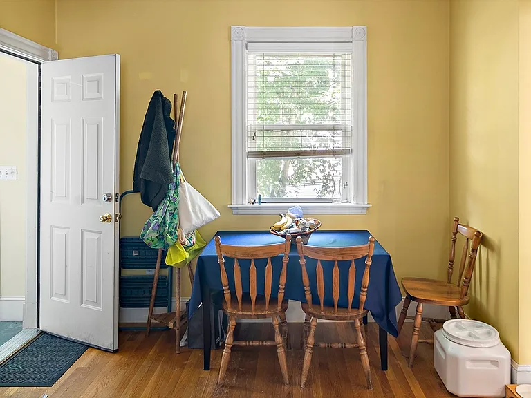 8 Leland St #1 — Photo 15