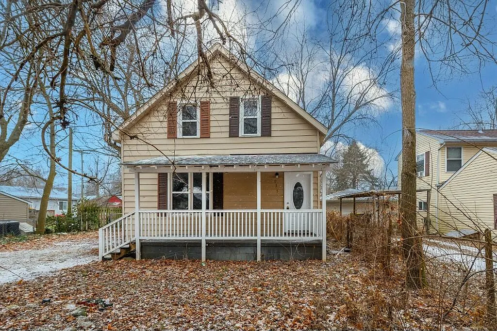 935 Carol St photo 1