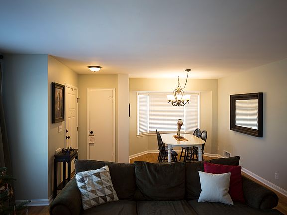 Living/dining room