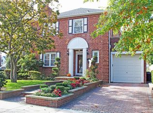 19615 50th Ave, Flushing, NY 11365
