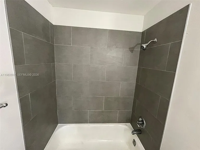 365 NE 125th St #409 — Photo 14