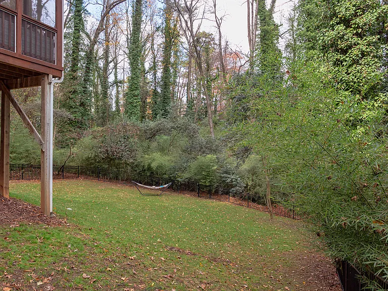 2606 Wade Ave — Photo 38