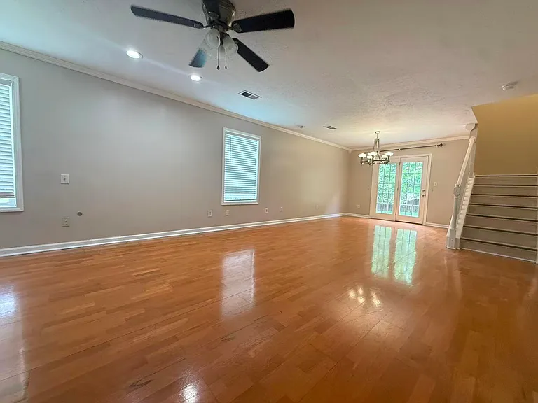 1196 Lacy Ln — Photo 4