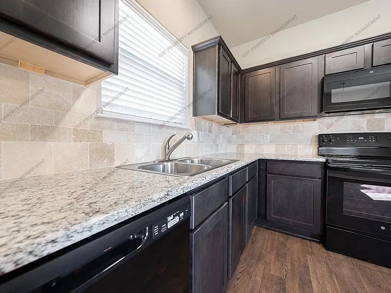 1242 Lakeway Crossing Dr — Photo 9