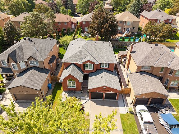 2nd image of 139 Rhodes Cir